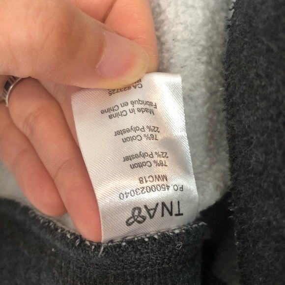 Aritzia TNA Zip Hoodie - Picture 4 of 7